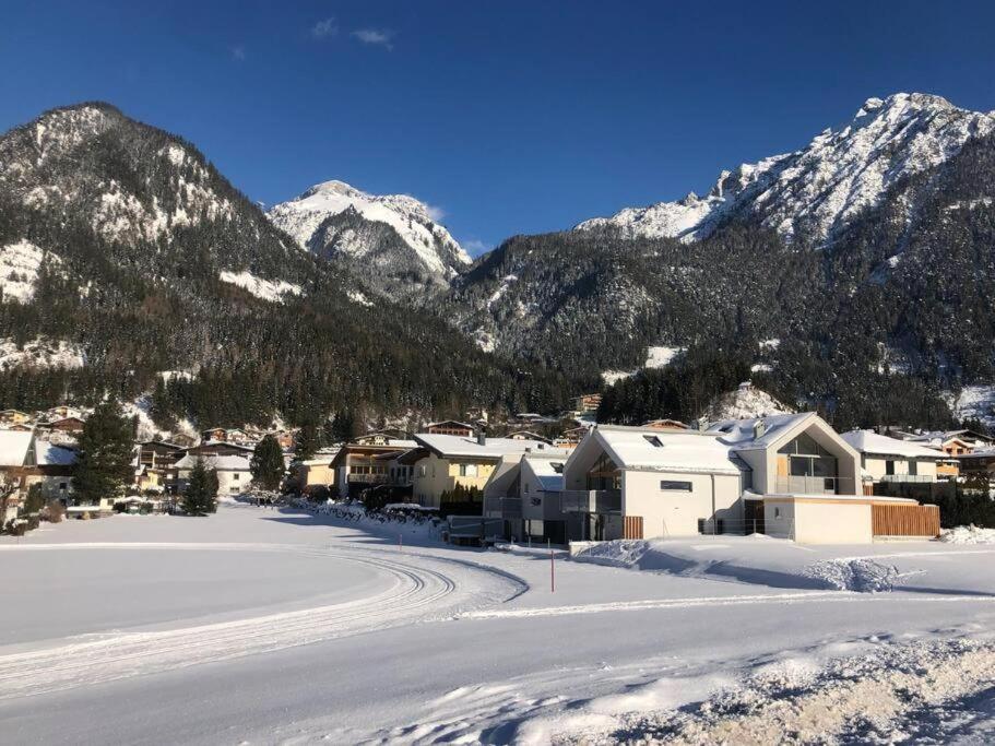 Urban Mountain Chalet With Lake View Maurach (Achensee) Exterior foto