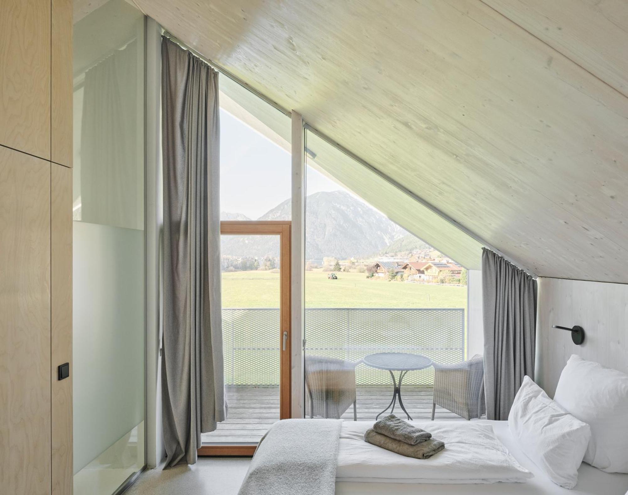 Urban Mountain Chalet With Lake View Maurach (Achensee) Exterior foto